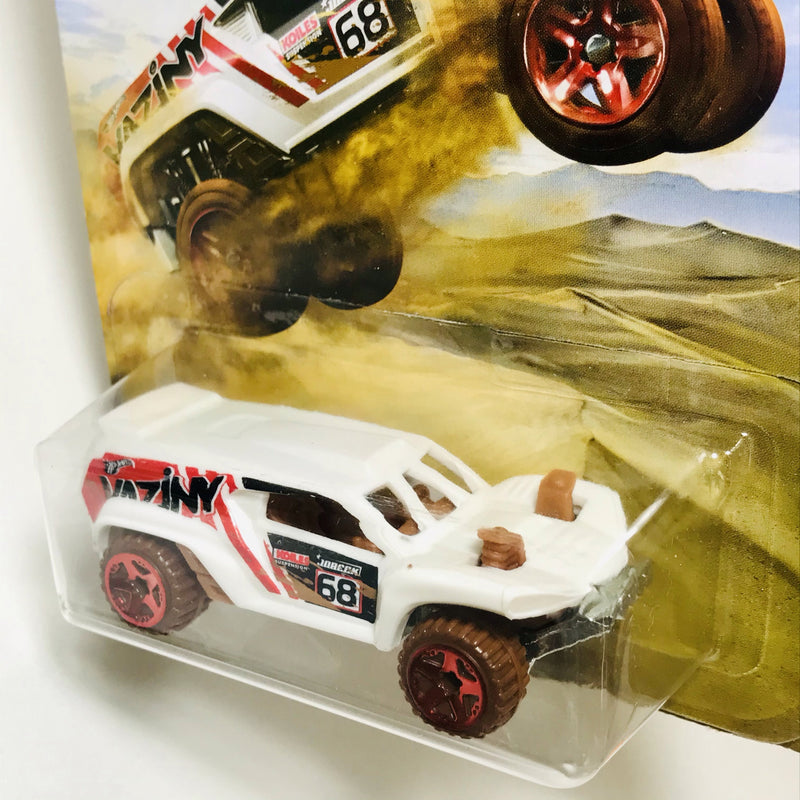 2019 Hot Wheels Off Road Trucks Dune Crusher blanco 5SP