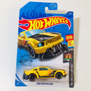 2020 Hot Wheels HW Dream Garage 2005 Ford Mustang amarillo MC5