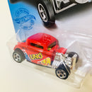 2021 Hot Wheels Mattel Games UNO 32 Ford rojo RSW