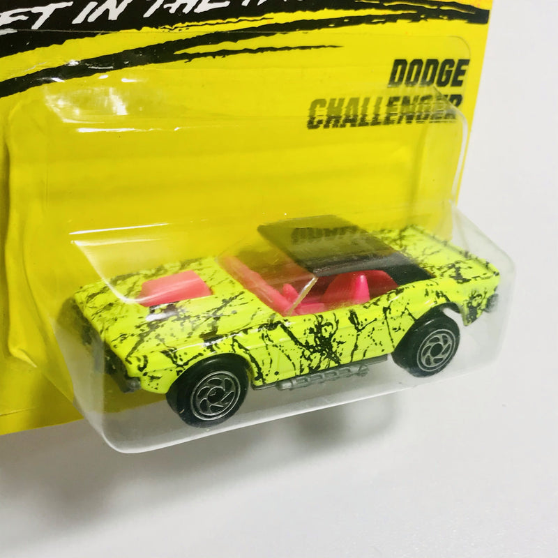 1995 Matchbox Super Fast Dodge Challenger 1 amarillo fluorescente