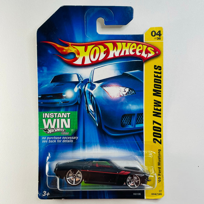 2007 Hot Wheels New Models 69 Ford Mustang negro OH5