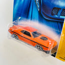 2006 Hot Wheels New Models 70 Dodge Challenger Hemi naranja Y5
