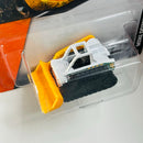 2014 Matchbox MBX Construction Mini Dozer blanco