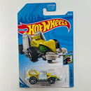 2019 Hot Wheels Street Beasts Eevil Weevil amarillo BAJA5 base ZAMAC