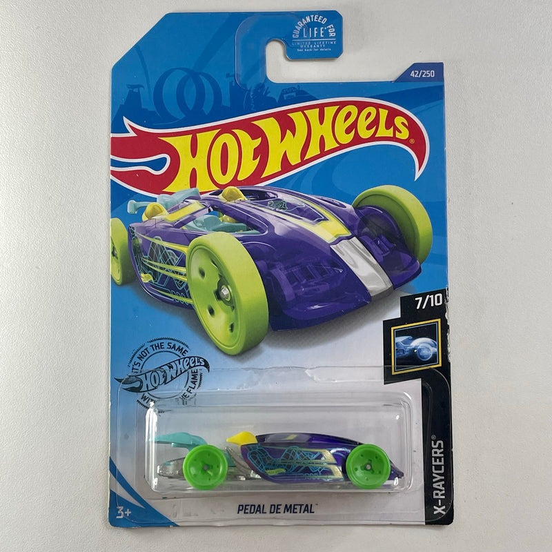 2020 Hot Wheels X-Raycers Pedal de Metal morado SK5 base ZAMAC