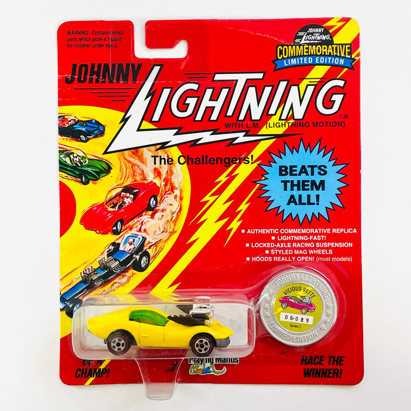 1993 Johnny Lightning The Challengers Commemorative Limited Edition Series C Vicious Vette Chevrolet Corvette amarillo Redline con Moneda Coleccionista
