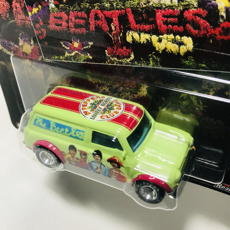 2017 Hot Wheels Pop Culture The Beatles 67 Austin Mini Van verde Llantas de Goma RR