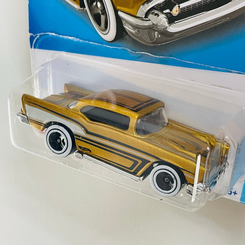 2022 Hot Wheels Chevy Bel Air 57 Chevy dorado metálico 5SP