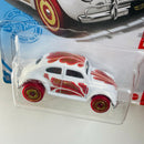 2021 Hot Wheels Holiday Racers Volkswagen Beetle blanco metálico AD