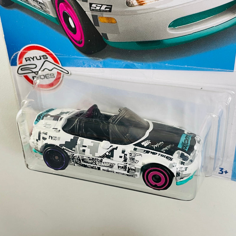 2022 Hot Wheels HW J-Imports Mad Mike 91 Mazda MX-5 Miata blanco AD con DD8