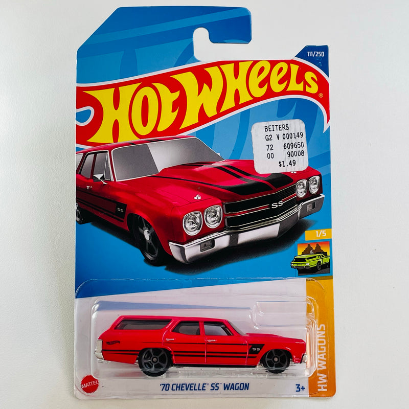 2022 Hot Wheels HW Wagons 70 Chevelle SS Wagon rojo MC5