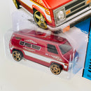 2015 Hot Wheels HW City Super Van rojo metálico PR5
