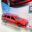 2021 Hot Wheels Factory Fresh Volvo 850 Estate rojo 10SP