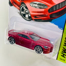 2015 Hot Wheels HW Workshop Aston Martin DBS rojo metálico PR5