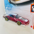 2021 Hot Wheels Muscle Mania 85 Chevrolet Camaro IROC-Z rojo metálico PR5