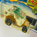 2002 Hot Wheels Tee'd Off Fore Wheeler 127 dorado 5SP base ZAMAC