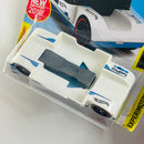 2018 Hot Wheels Experimotors Zoom In blanco PR5 Primera Edición - Compatible con Go Pro