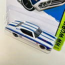 2015 Hot Wheels HW Workshop 69 Chevelle SS 396 blanco MC5