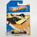 2011 Hot Wheels Track Stars F1 Racer dorado OH5
