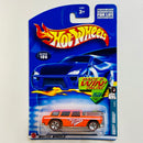 2002 Hot Wheels Red Lines Chevy Nomad 106 naranja redline 5SP base ZAMAC