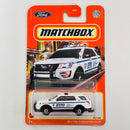 2022 Matchbox MBX Metro 2016 Ford Interceptor Utility blanco