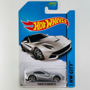 2014 Hot Wheels HW City Ferrari F12 Berlinetta plata metálico PR5