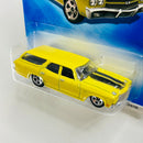 2009 Hot Wheels New Models 70 Chevelle SS Wagon amarillo 5SP