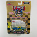 1998 Racing Champions 50th Anniversary NASCAR 50 Years of Nascar Limited Edition 1/19,998 87 Tekk 1968 Ford Mustang azul con amarillo