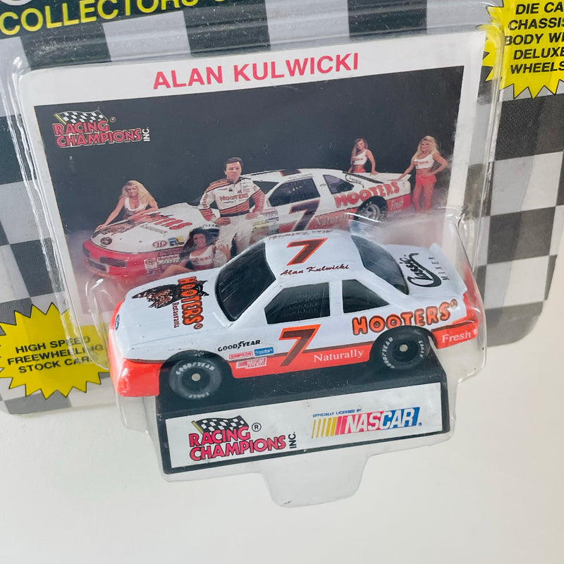1992 Racing Champions Stock Car NASCAR Alan Kulwicki 7 Hooters Ford Thunderbird blanco Llantas Goodyear
