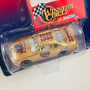 1998 Hasbro Winners Circle Kenner 1998 NASCAR 50th Anniversary Legends Pontiac Grand Prix dorado Llantas Goodyear