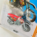 2013 Hot Wheels HW Stunt HW450F rojo ORMC base ZAMAC