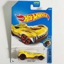 2017 Hot Wheels Street Beasts Howlin' Heat amarillo RA6