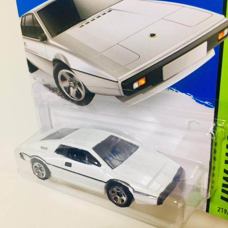 2015 Hot Wheels HW Workshop James Bond 007 Lotus Esprit S1 blanco 5SP