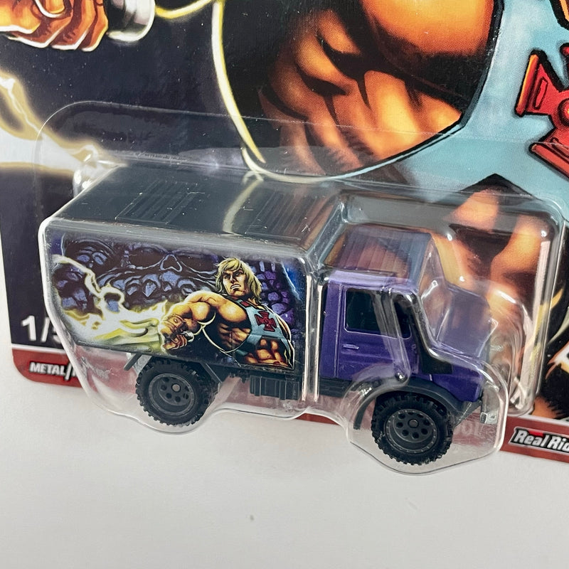 2021 Hot Wheels Pop Culture Masters of the Universe He-Man Mercedes Benz Unimog U 1300L morado Llantas de Goma RR base ZAMAC