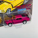 1994 Johnny Lightning Muscle Cars USA Limited Edition 1970 Ford Mustang Boss 302 fucsia con Moneda Coleccionista