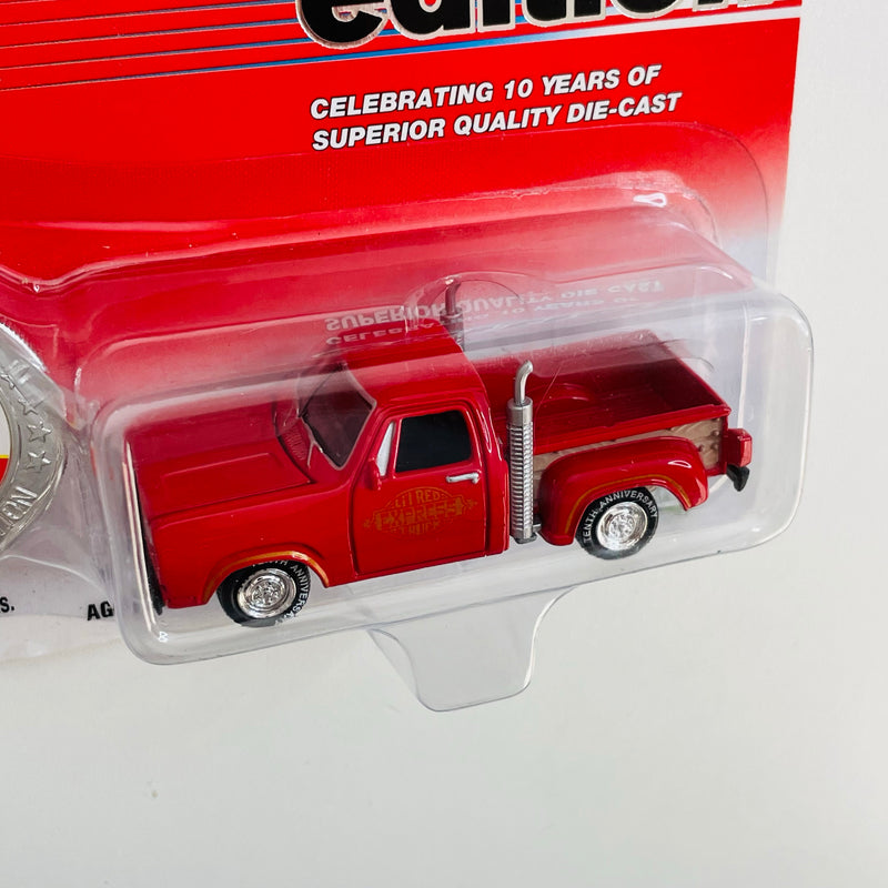 2004 Johnny Lightning Limited Anniversary Edition 78 Dodge Li'l Red Express rojo Llantas de Goma con Moneda Coleccionista