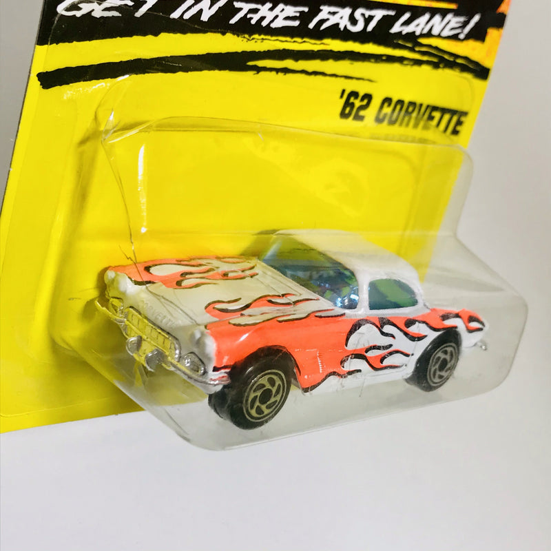 1997 Matchbox Super Fast 62 Corvette blanco con flamas naranjas