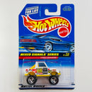 1998 Hot Wheels Mixed Signals Series Street Roader Suzuki blanco SB base ZAMAC