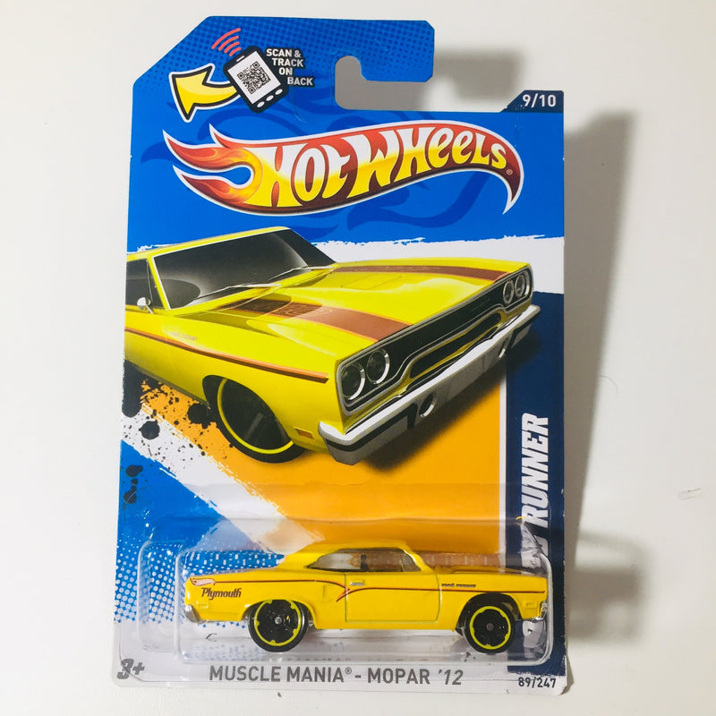 2012 Hot Wheels Muscle Mania Mopar 70 Road Runner amarillo MC5