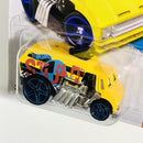 2013 Hot Wheels HW Stunt Cool-One amarillo PR5