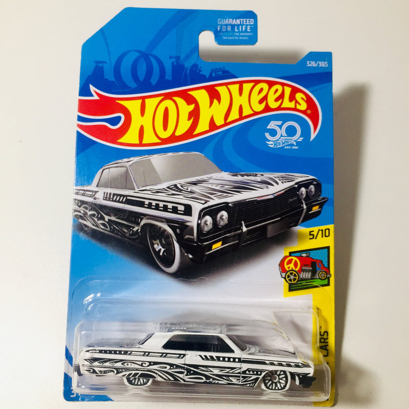 2018 Hot Wheels HW Art Cars 64 Impala blanco LW