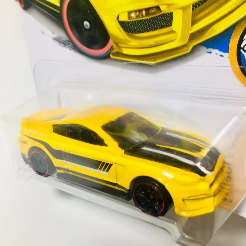 2017 Hot Wheels Muscle Mania Ford Shelby GT350R amarillo PR5