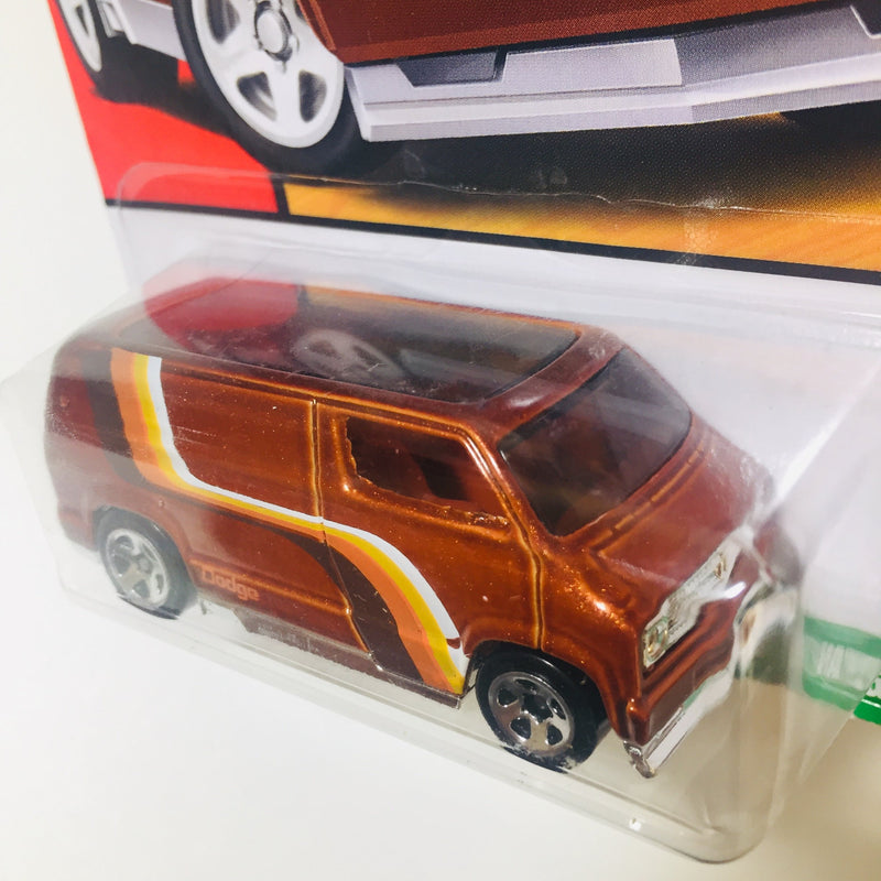 2019 Hot Wheels Throwback 70s Custom 77 Dodge Van marrón 5SP