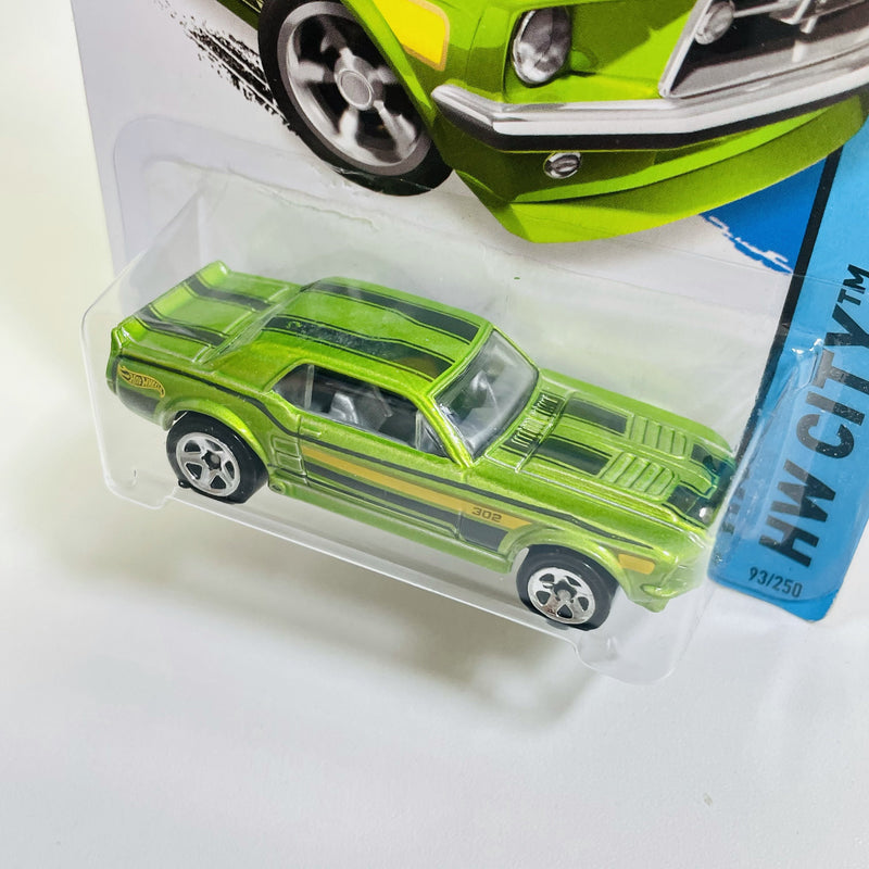 2014 Hot Wheels HW City 67 Ford Mustang Coupe verde 5SP