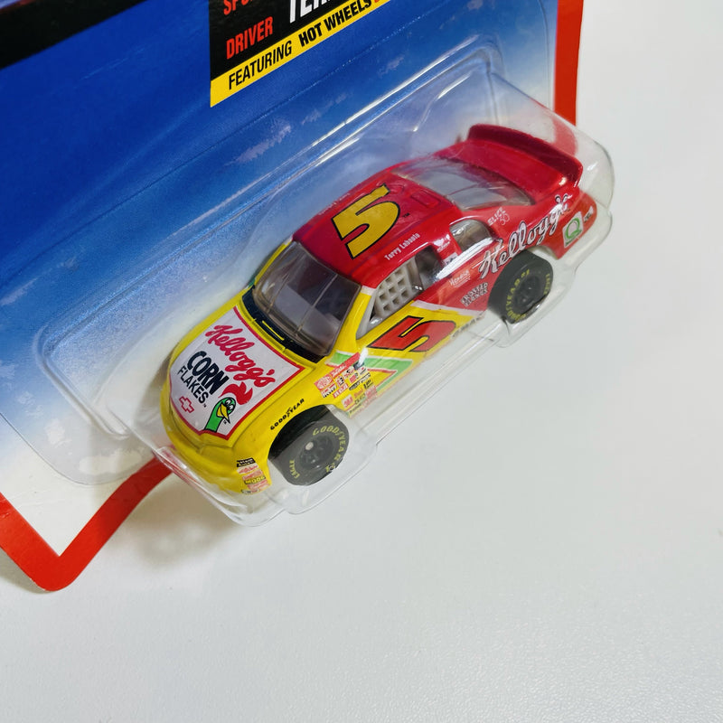 1997 Hot Wheels Pro Racing Terry Labonte 5 Kelloggs Chevrolet Monte Carlo rojo con amarillo 10SP