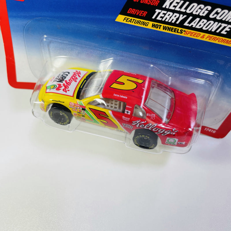 1997 Hot Wheels Pro Racing Terry Labonte 5 Kelloggs Chevrolet Monte Carlo rojo con amarillo 10SP