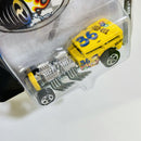 2001 Hot Wheels Racing 36 M&Ms Way 2 Fast amarillo 5SP base ZAMAC