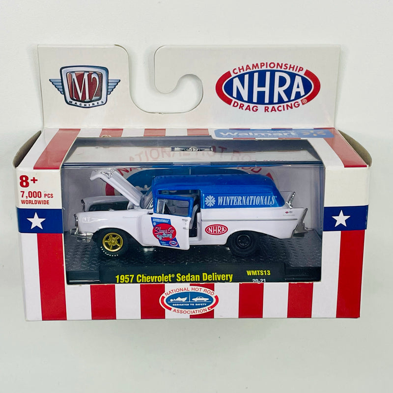 2020 M2 Machines Limited Edition 1/7,000 Walmart Exclusive NHRA 1957 Chevrolet Sedan Delivery WMTS13 blanco con azul Llantas de Goma