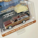 2022 Greenlight The Great Outdoors Series 2 1979 Ford Ltd Country Squire marrón Llantas de Goma con Accesorios de Camping
