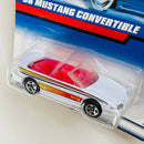 1998 Hot Wheels 96 Mustang Convertible 821 blanco 5SP base ZAMAC